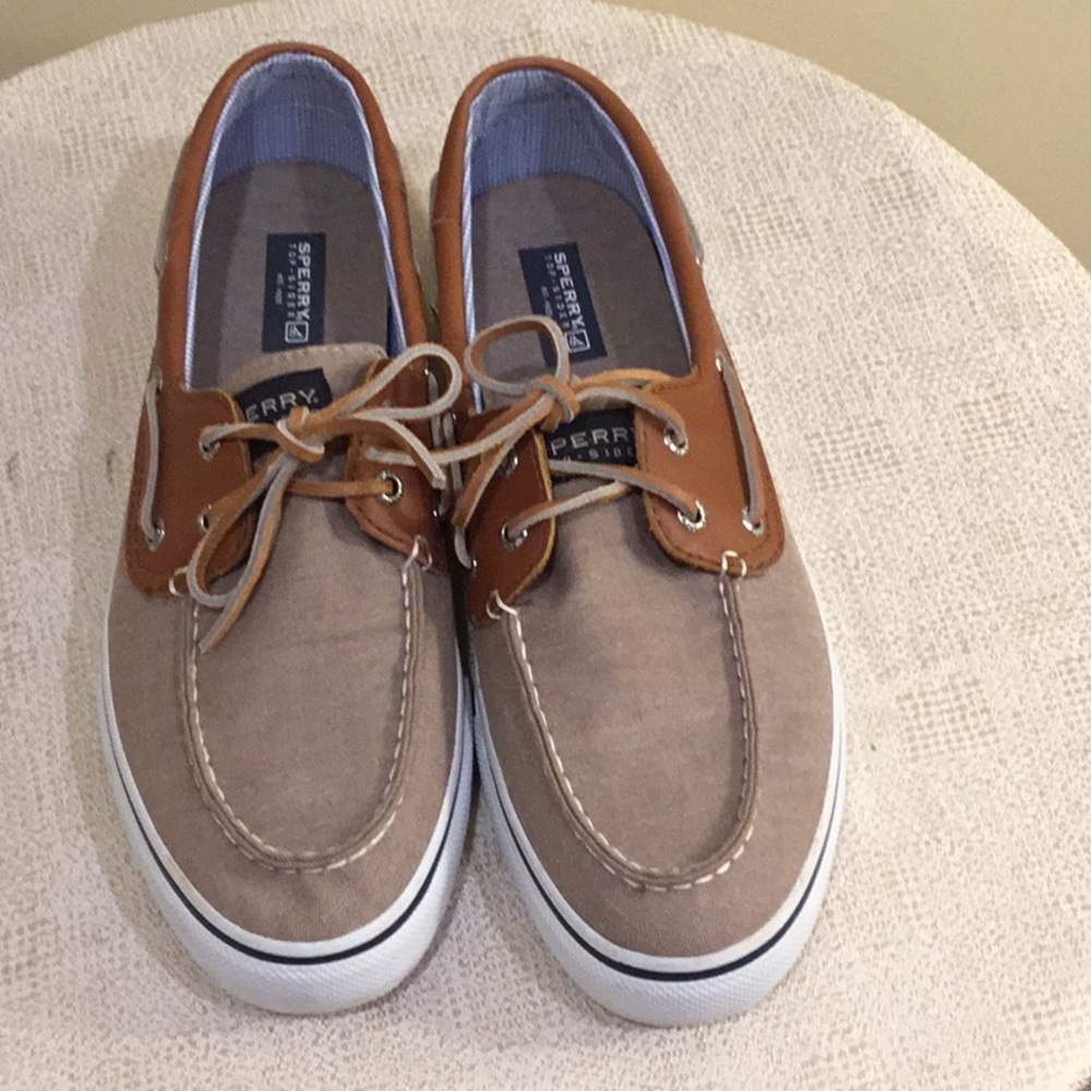 *EUC* Sperry tan canvas boat shoe. Size 11B.